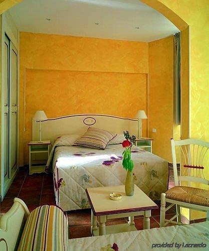 Hotel Bonaparte Toulon Oda fotoğraf