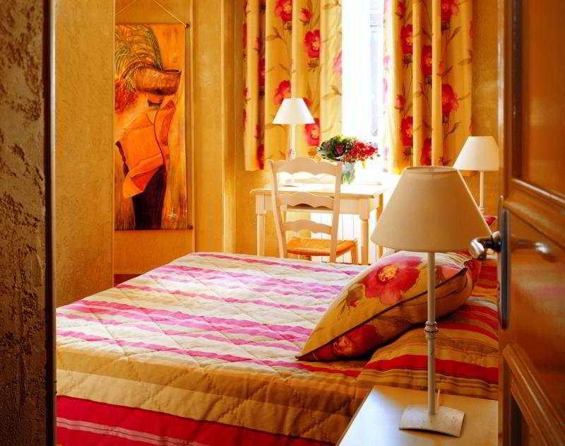 Hotel Bonaparte Toulon Oda fotoğraf